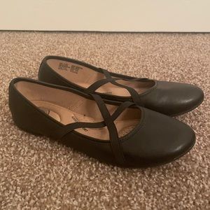 Women’s flats